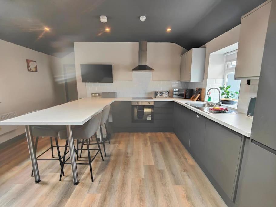 Sloane Modern 2 Bedroom Seafront Apartment Blackpool Dış mekan fotoğraf