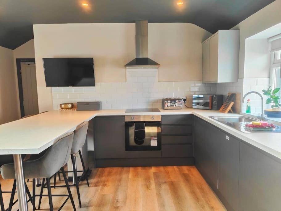 Sloane Modern 2 Bedroom Seafront Apartment Blackpool Dış mekan fotoğraf